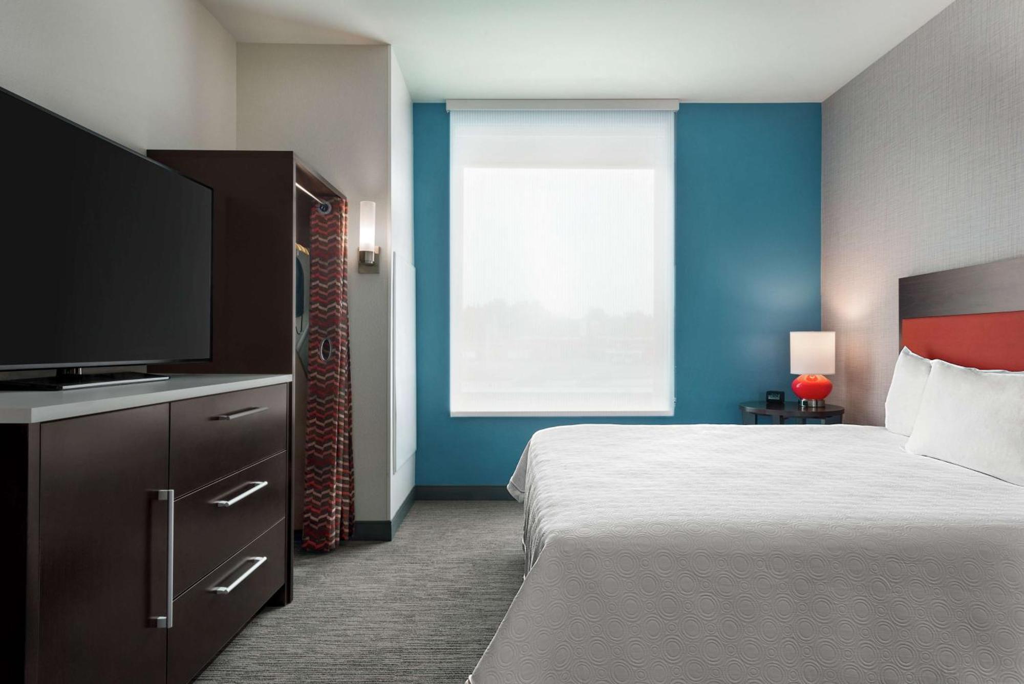 Hotel Home2 By Hilton Alliant Energy Center 3*