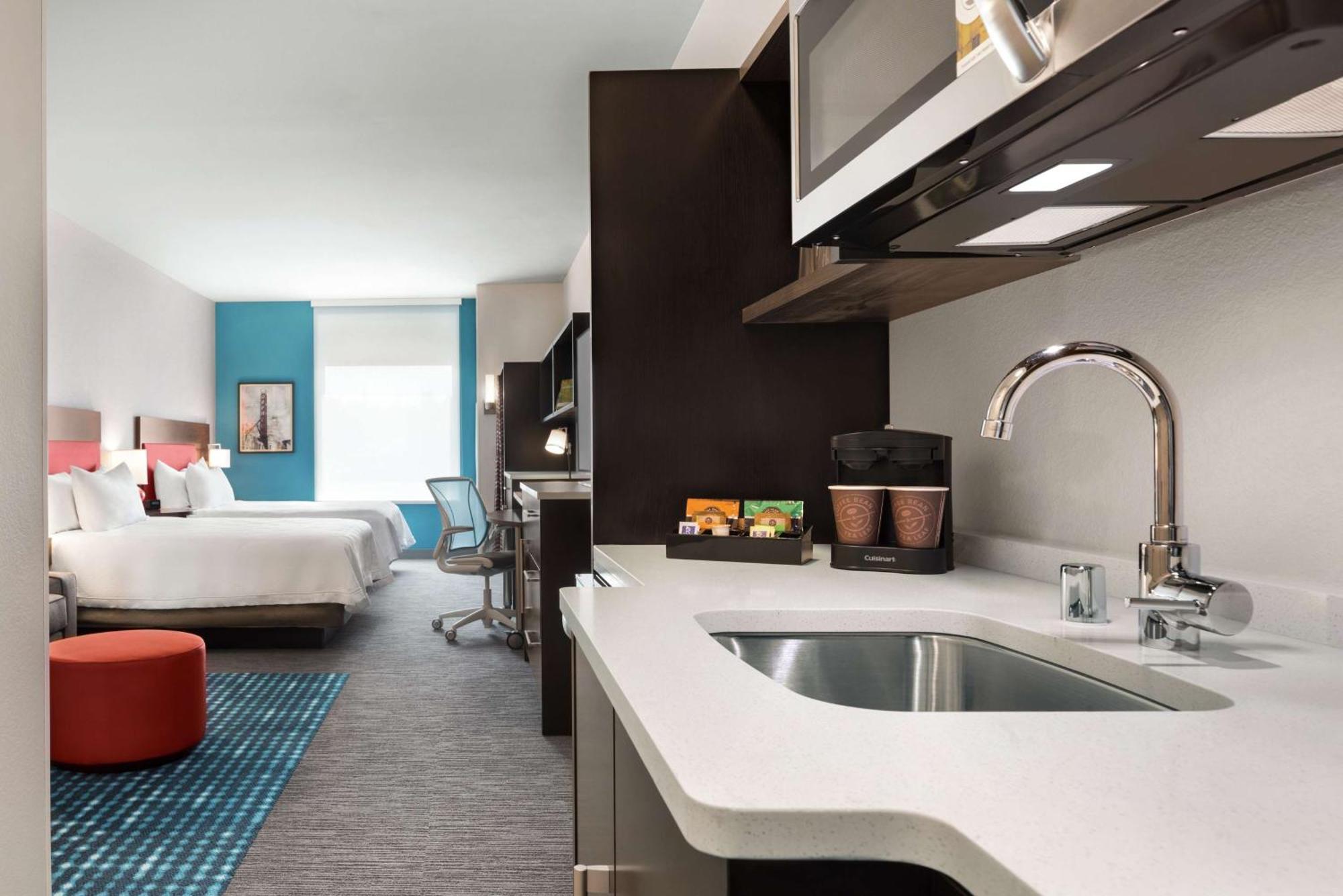 Home2 By Hilton Alliant Energy Center 3*
