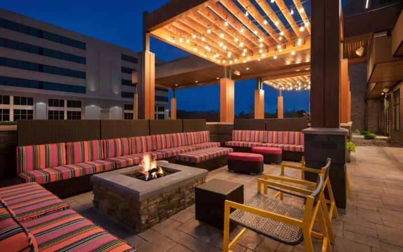 Hotel Home2 By Hilton Alliant Energy Center 3*